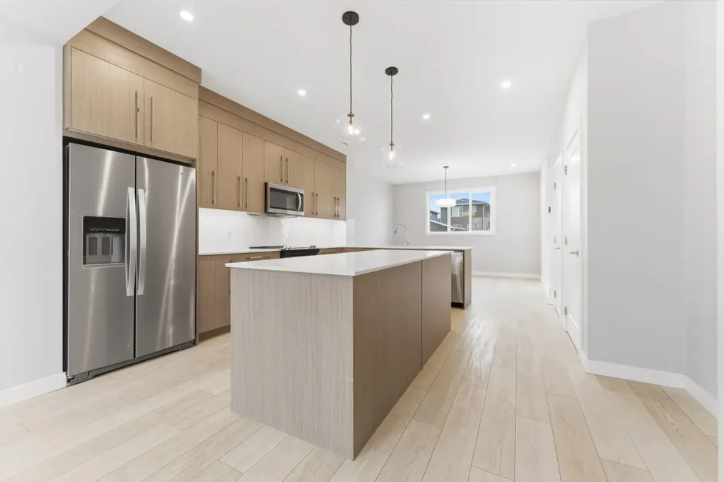 1060 West Lakeview Drive Chestermere AB T1X 2T3