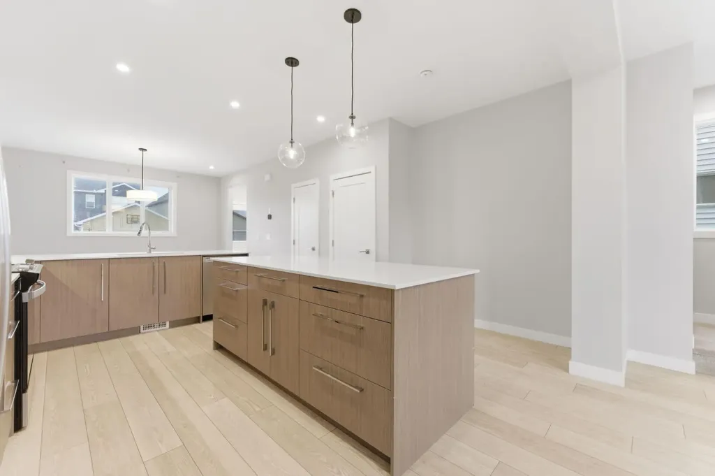 1060 West Lakeview Drive Chestermere AB T1X 2T3