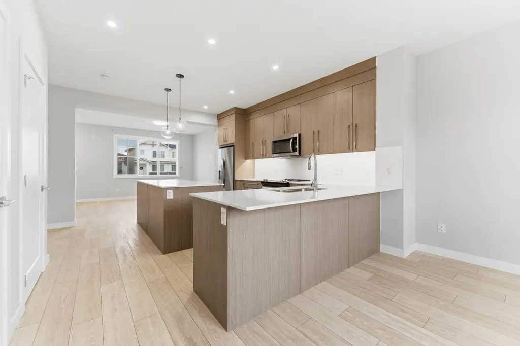 1060 West Lakeview Drive Chestermere AB T1X 2T3