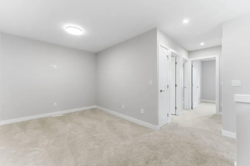 1060 West Lakeview Drive Chestermere AB T1X 2T3