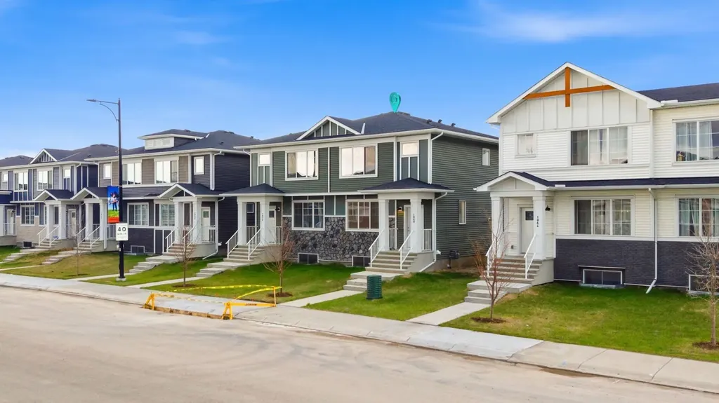 1060 West Lakeview Drive Chestermere AB T1X 2T3