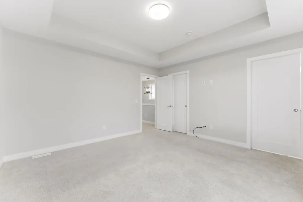 1060 West Lakeview Drive Chestermere AB T1X 2T3