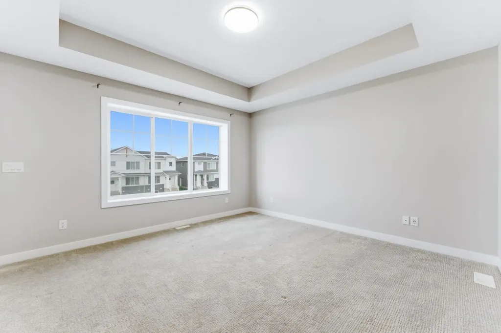 1060 West Lakeview Drive Chestermere AB T1X 2T3