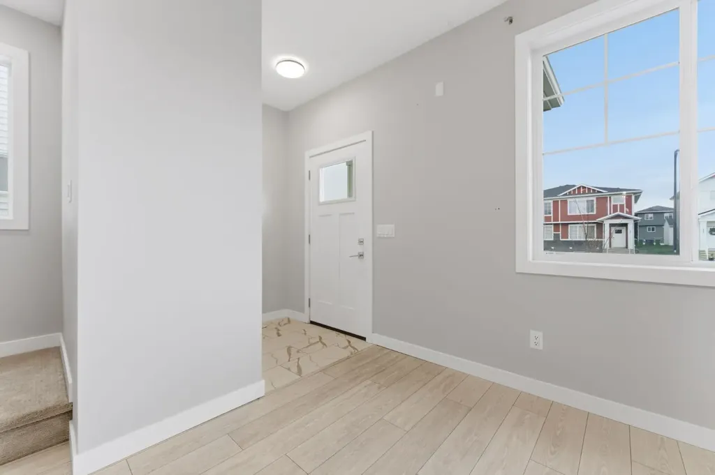 1060 West Lakeview Drive Chestermere AB T1X 2T3