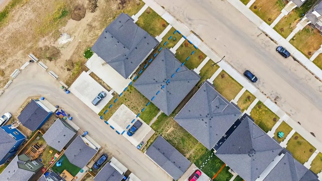 1060 West Lakeview Drive Chestermere AB T1X 2T3