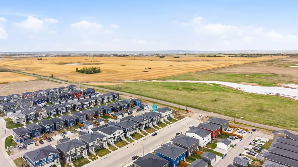 1060 West Lakeview Drive Chestermere AB T1X 2T3