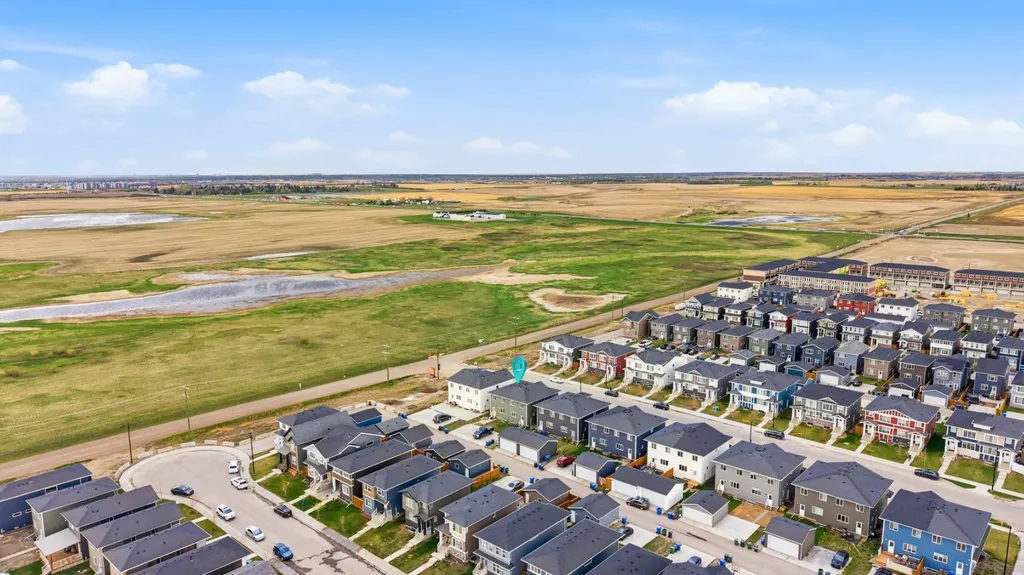 1060 West Lakeview Drive Chestermere AB T1X 2T3