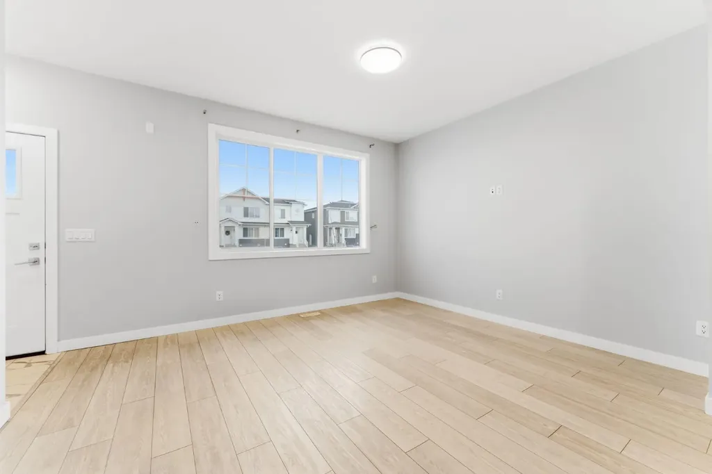 1060 West Lakeview Drive Chestermere AB T1X 2T3