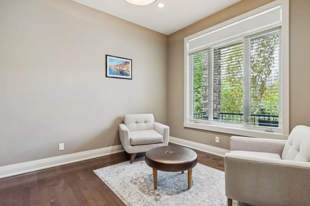 113 Aspen Glen Place SW Calgary AB T3H 0E8
