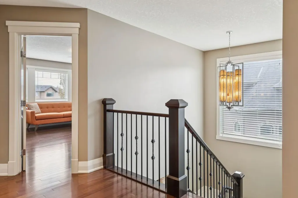 113 Aspen Glen Place SW Calgary AB T3H 0E8