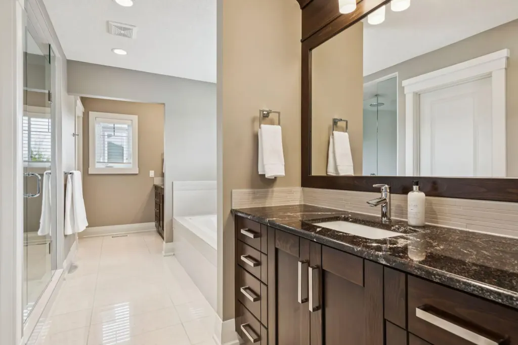 113 Aspen Glen Place SW Calgary AB T3H 0E8