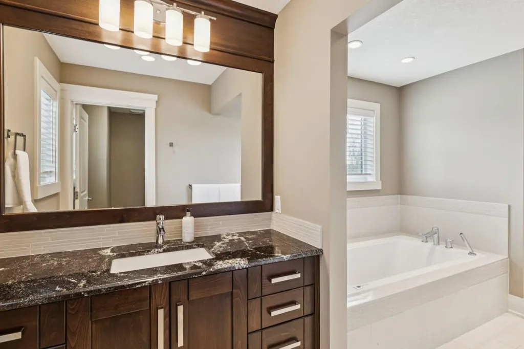 113 Aspen Glen Place SW Calgary AB T3H 0E8