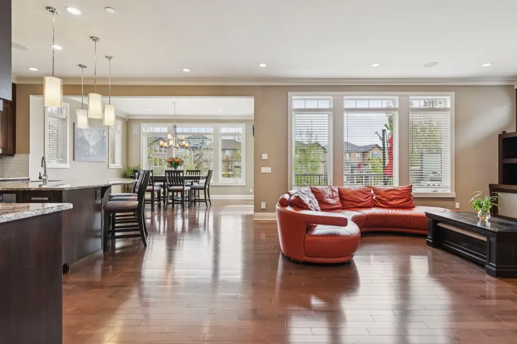 113 Aspen Glen Place SW Calgary AB T3H 0E8