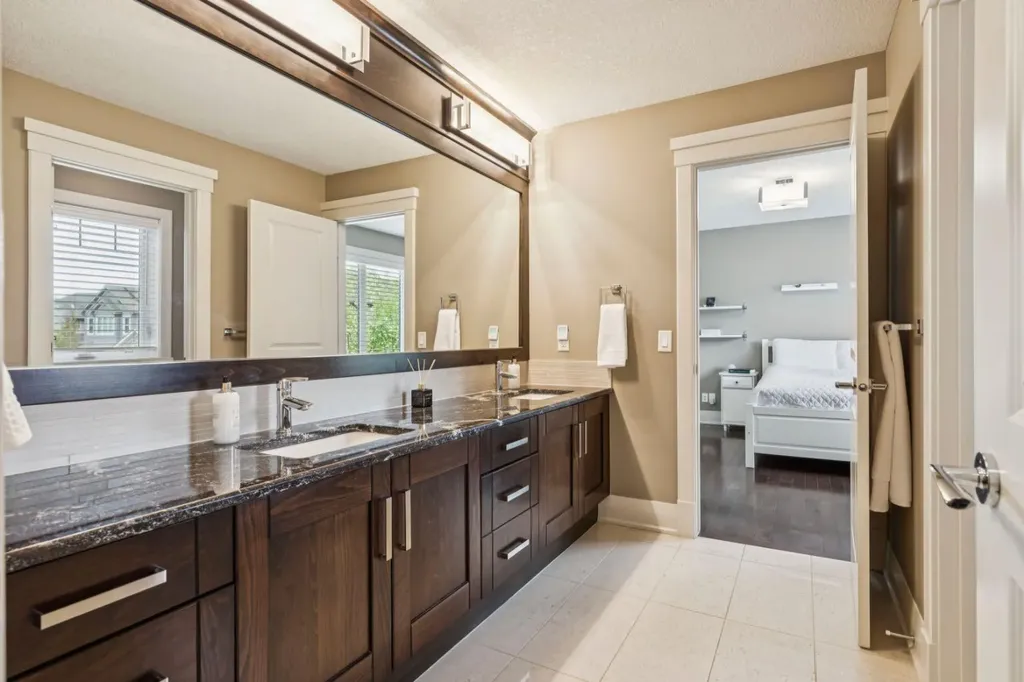 113 Aspen Glen Place SW Calgary AB T3H 0E8