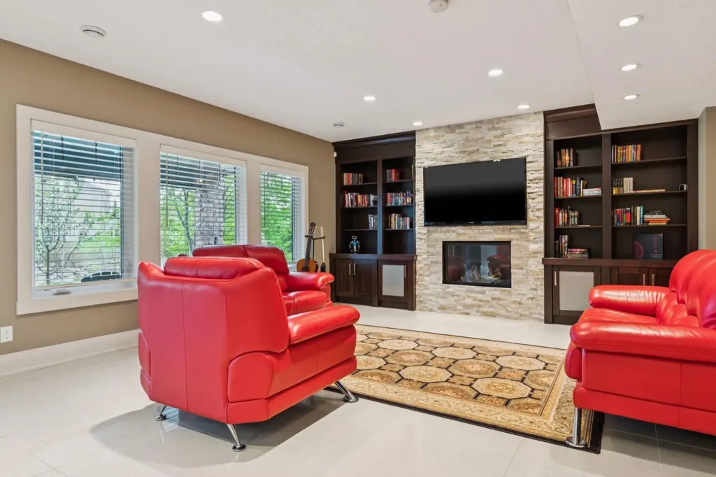 113 Aspen Glen Place SW Calgary AB T3H 0E8