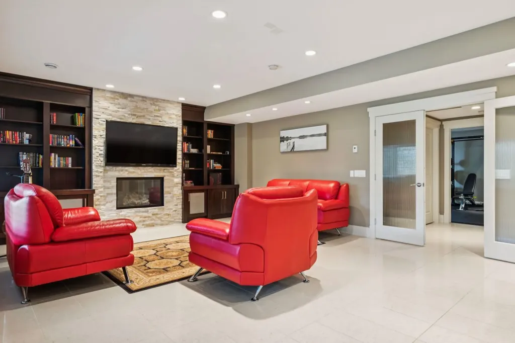 113 Aspen Glen Place SW Calgary AB T3H 0E8