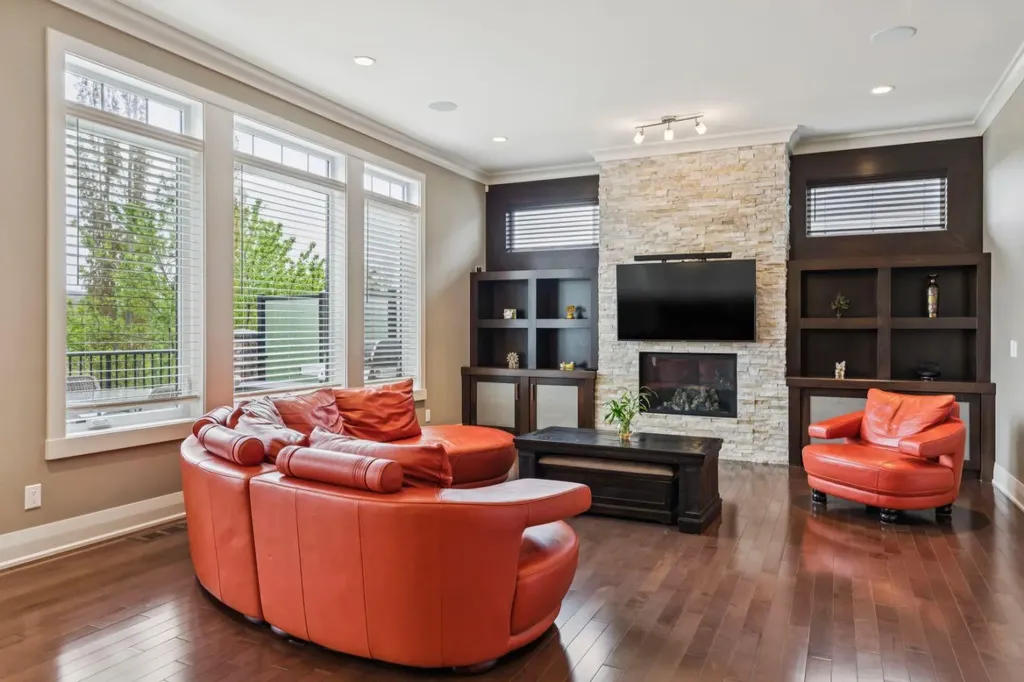 113 Aspen Glen Place SW Calgary AB T3H 0E8