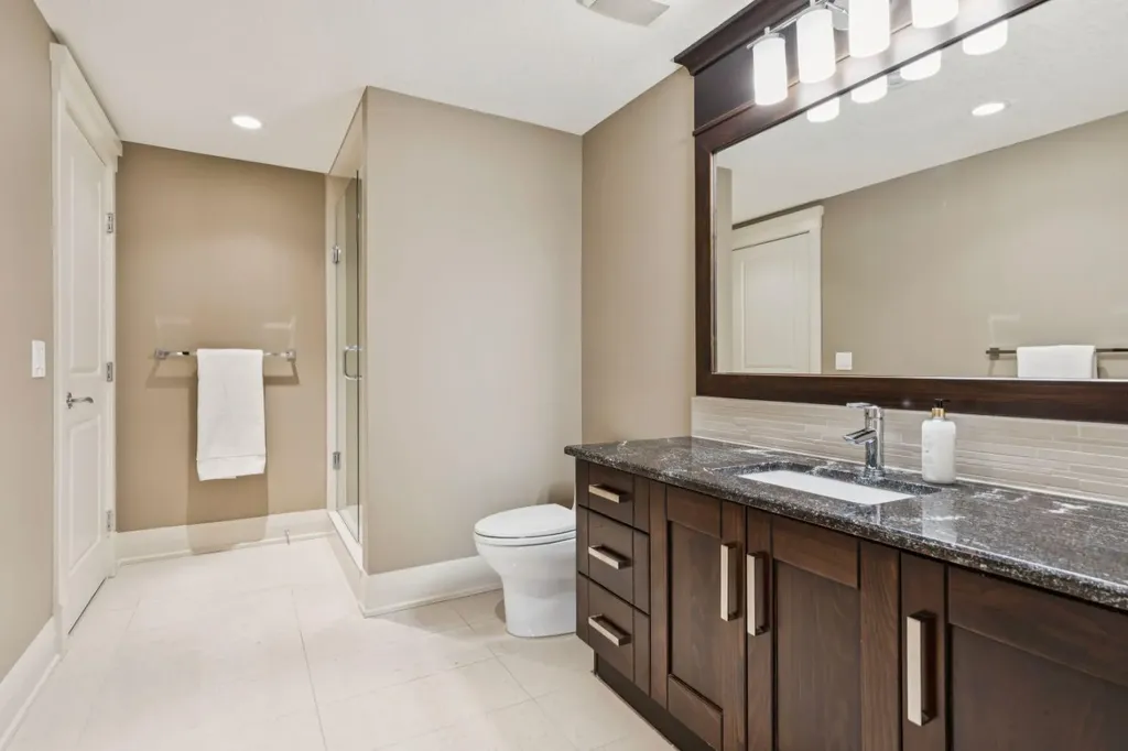 113 Aspen Glen Place SW Calgary AB T3H 0E8