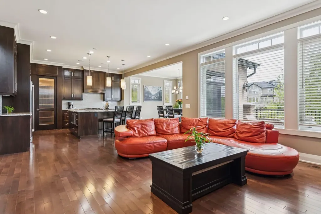 113 Aspen Glen Place SW Calgary AB T3H 0E8