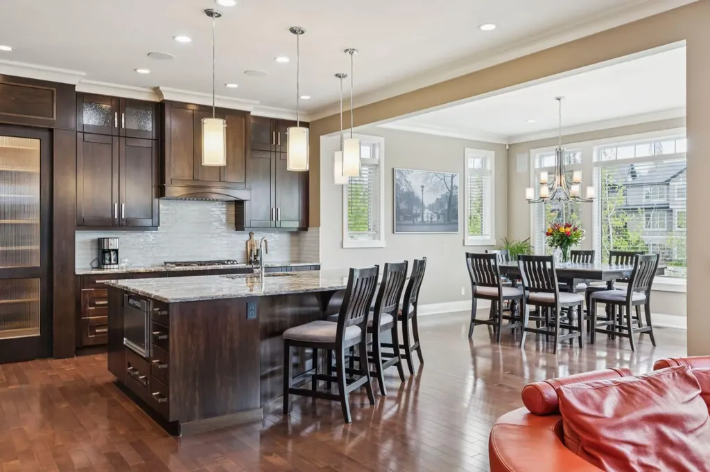 113 Aspen Glen Place SW Calgary AB T3H 0E8