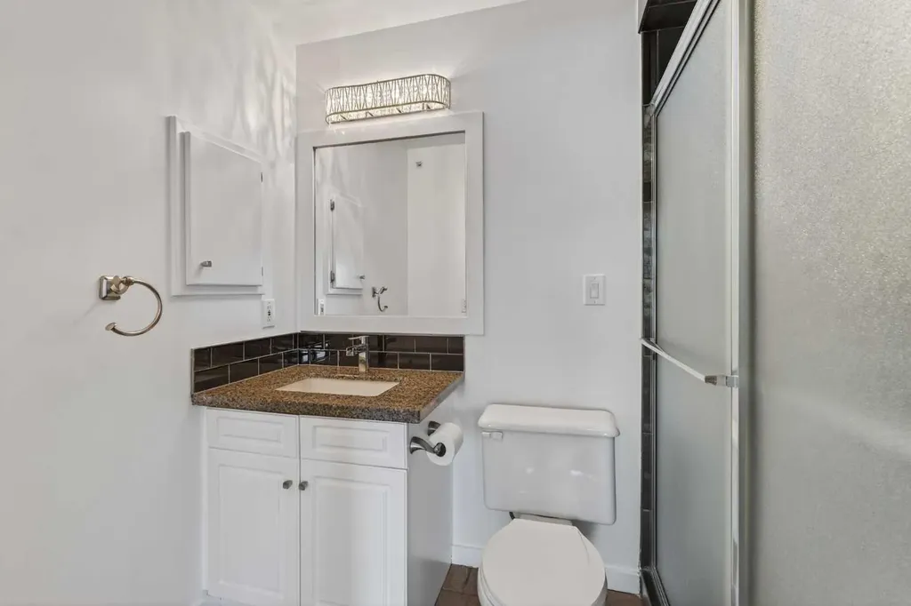 735 56 Avenue SW Calgary AB T2V0G9