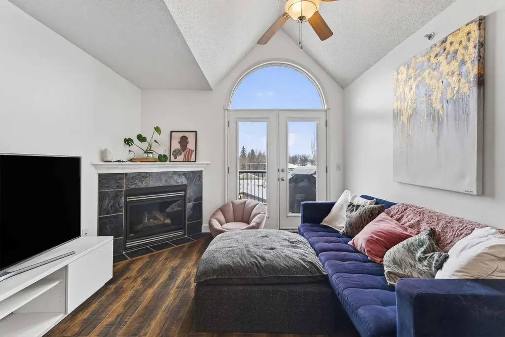 735 56 Avenue SW Calgary AB T2V0G9
