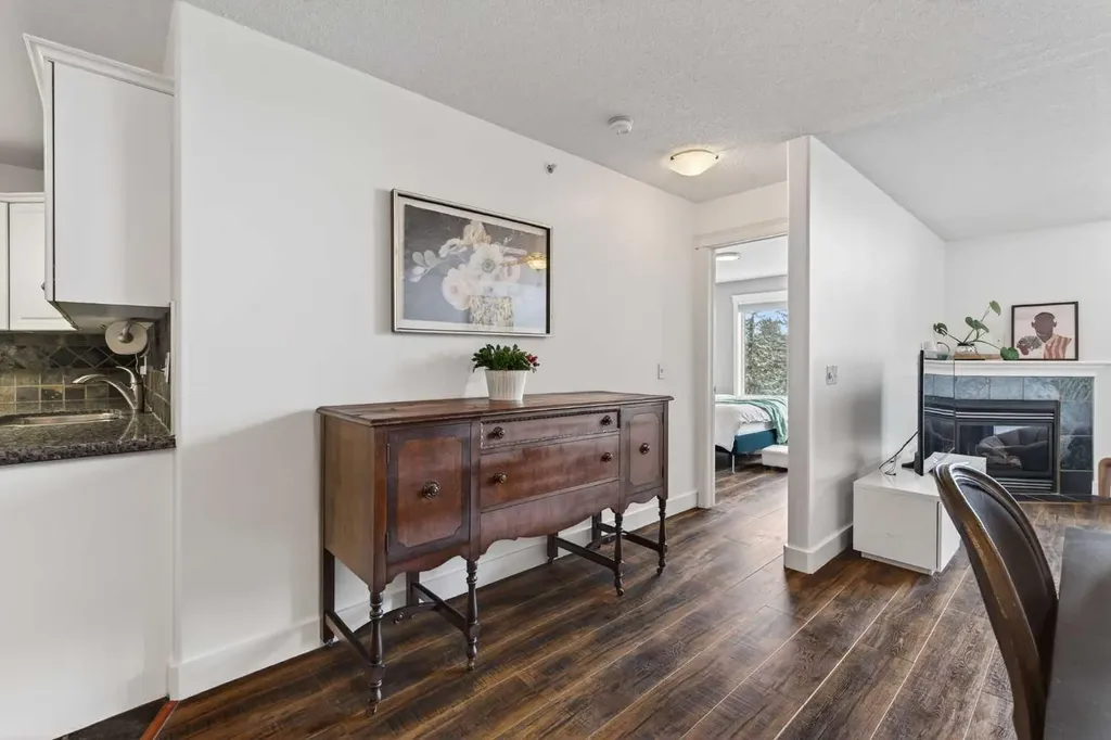 735 56 Avenue SW Calgary AB T2V0G9