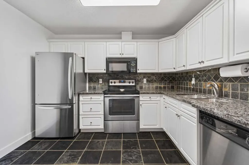 735 56 Avenue SW Calgary AB T2V0G9