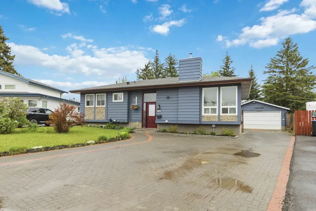 108 Ermine Crescent Fort Mcmurray AB T9H 4M6