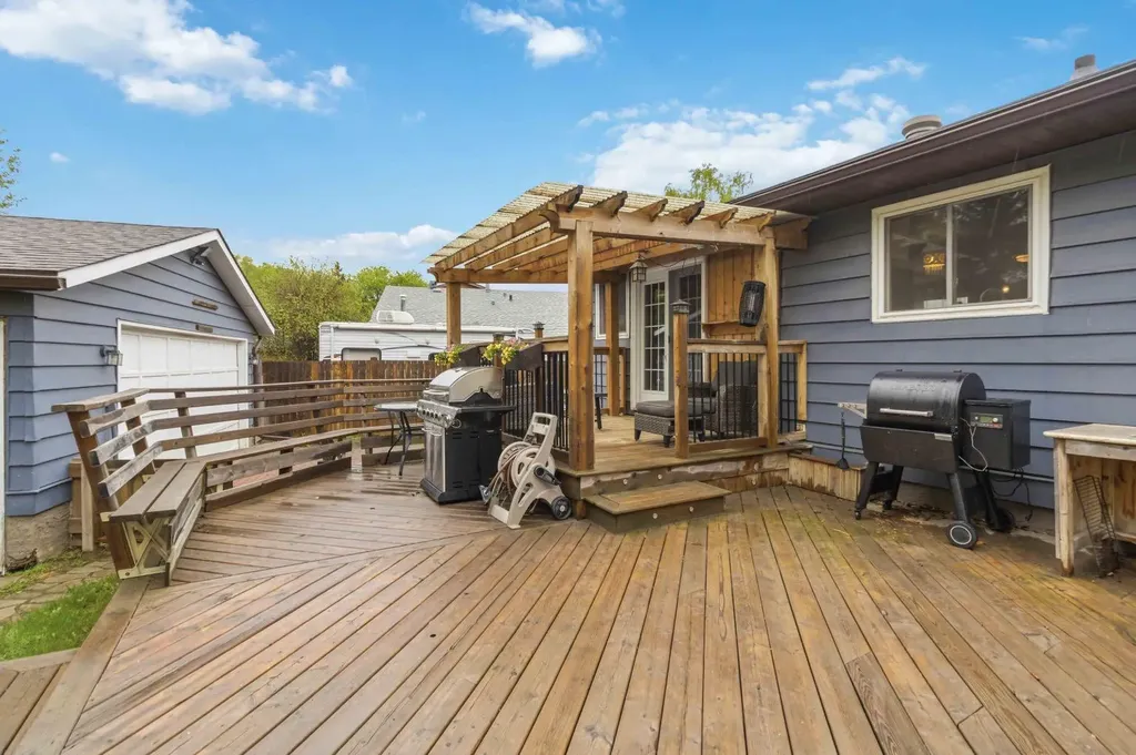 108 Ermine Crescent Fort Mcmurray AB T9H 4M6