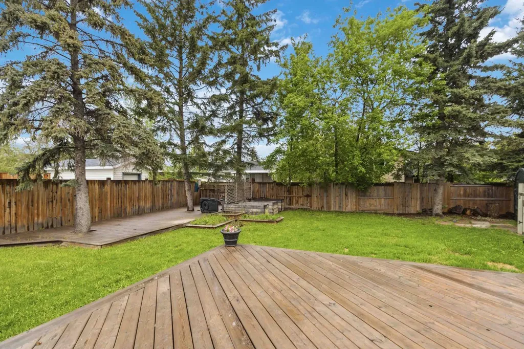 108 Ermine Crescent Fort Mcmurray AB T9H 4M6