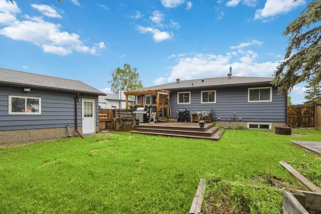 108 Ermine Crescent Fort Mcmurray AB T9H 4M6