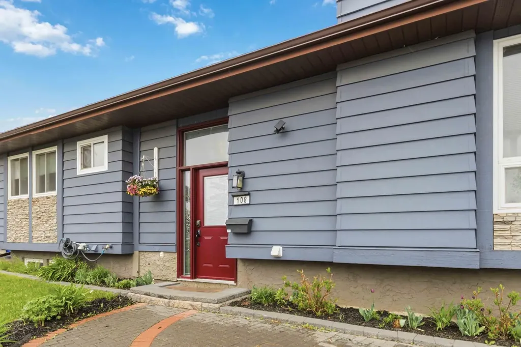 108 Ermine Crescent Fort Mcmurray AB T9H 4M6