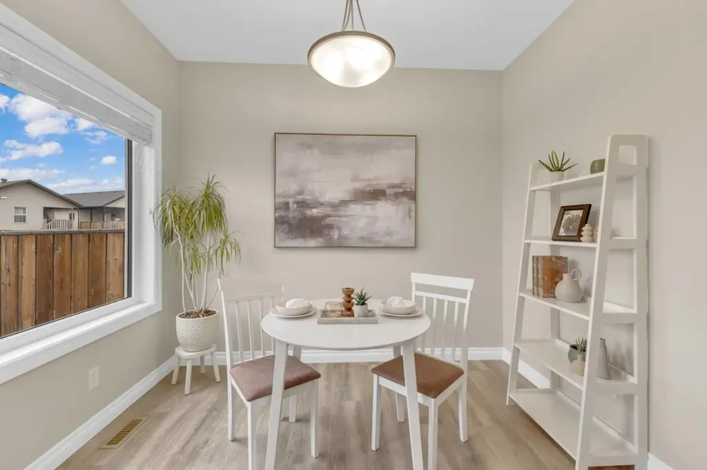 9 Ross Close Sylvan Lake AB T4S 0C8