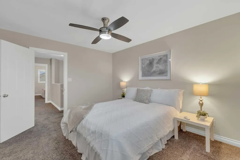 9 Ross Close Sylvan Lake AB T4S 0C8