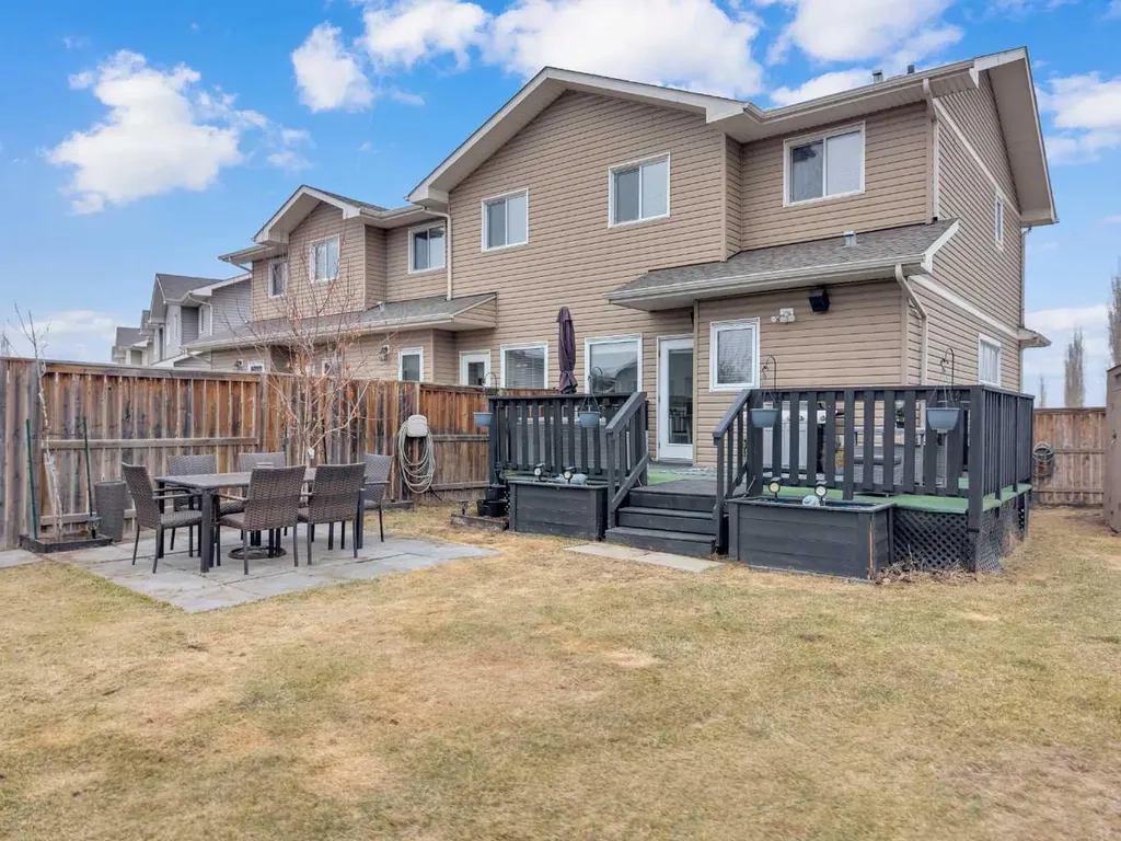 9 Ross Close Sylvan Lake AB T4S 0C8