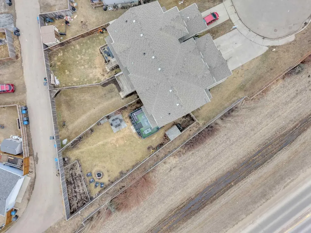 9 Ross Close Sylvan Lake AB T4S 0C8