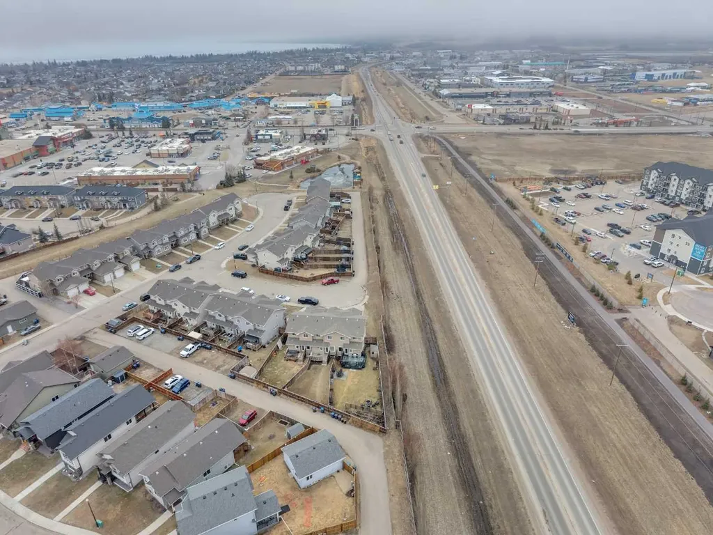 9 Ross Close Sylvan Lake AB T4S 0C8