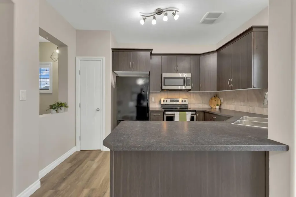9 Ross Close Sylvan Lake AB T4S 0C8