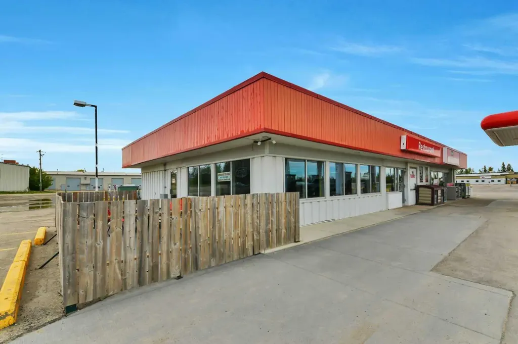 4419 45 Street Rocky Mountain House AB T4T 1P4