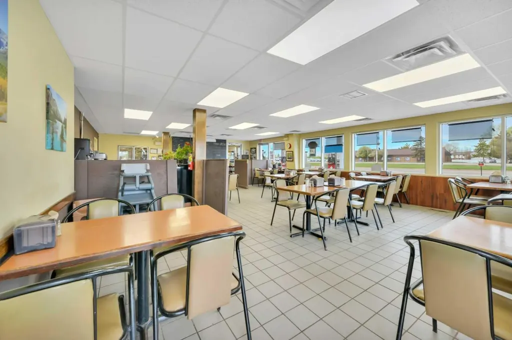 4419 45 Street Rocky Mountain House AB T4T 1P4
