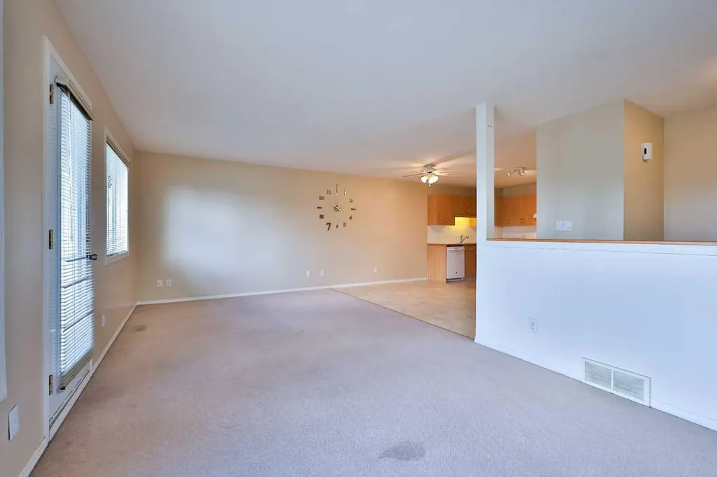 43 Highlands Place W Lethbridge AB T1J 4Y3