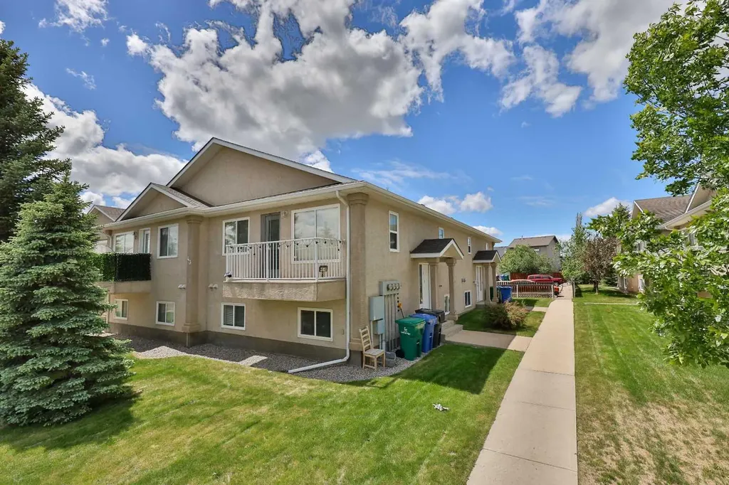 43 Highlands Place W Lethbridge AB T1J 4Y3