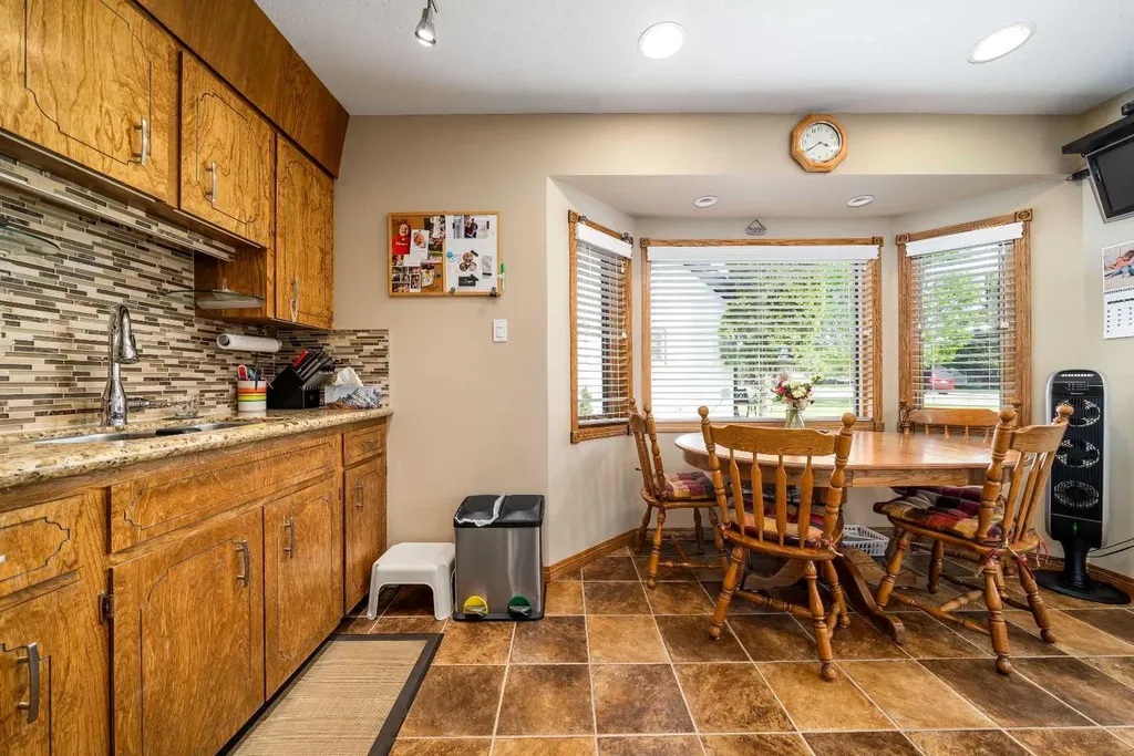 68 10 Street SW Medicine Hat AB T1A4P9