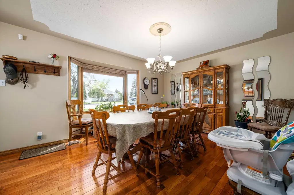 68 10 Street SW Medicine Hat AB T1A4P9
