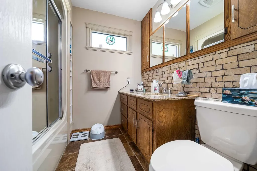 68 10 Street SW Medicine Hat AB T1A4P9