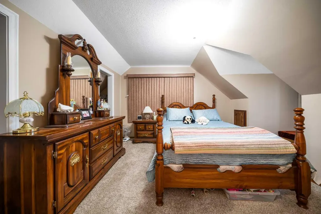 68 10 Street SW Medicine Hat AB T1A4P9