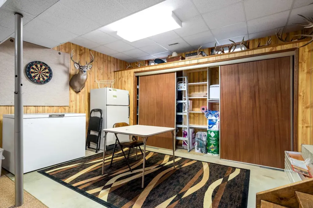 68 10 Street SW Medicine Hat AB T1A4P9