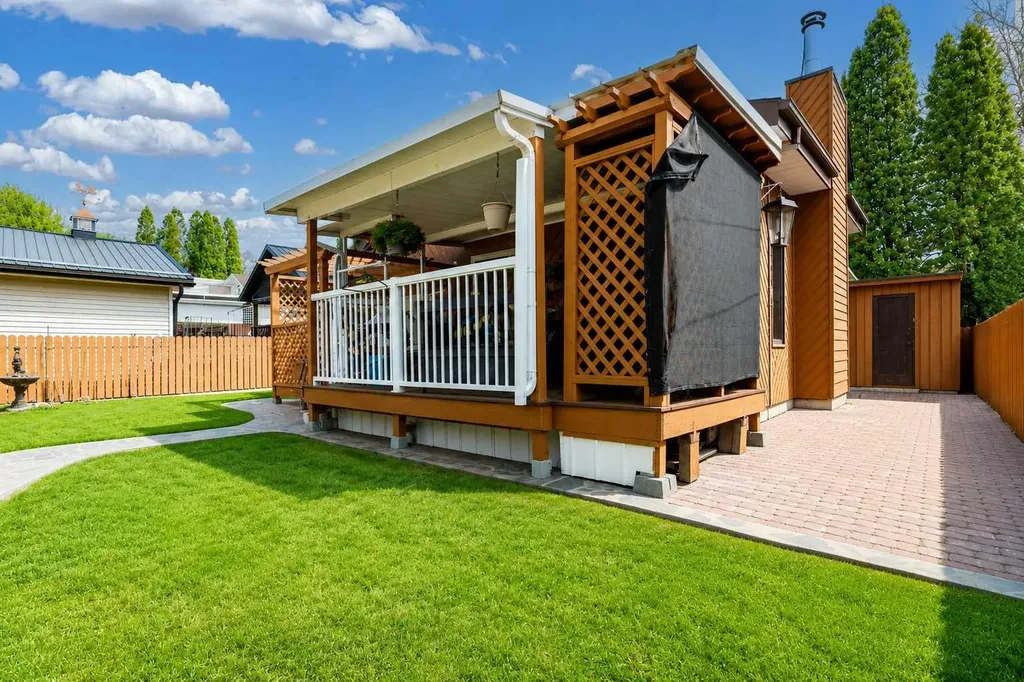 68 10 Street SW Medicine Hat AB T1A4P9