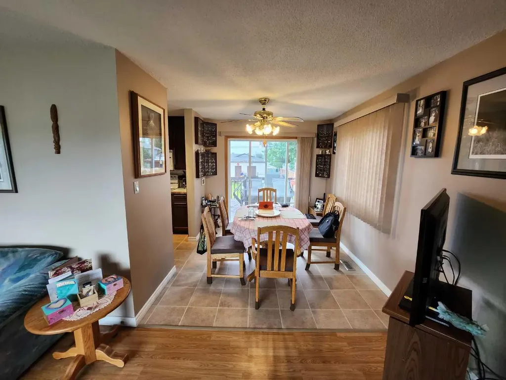 716 6 Avenue Fox Creek AB T0H 1P0